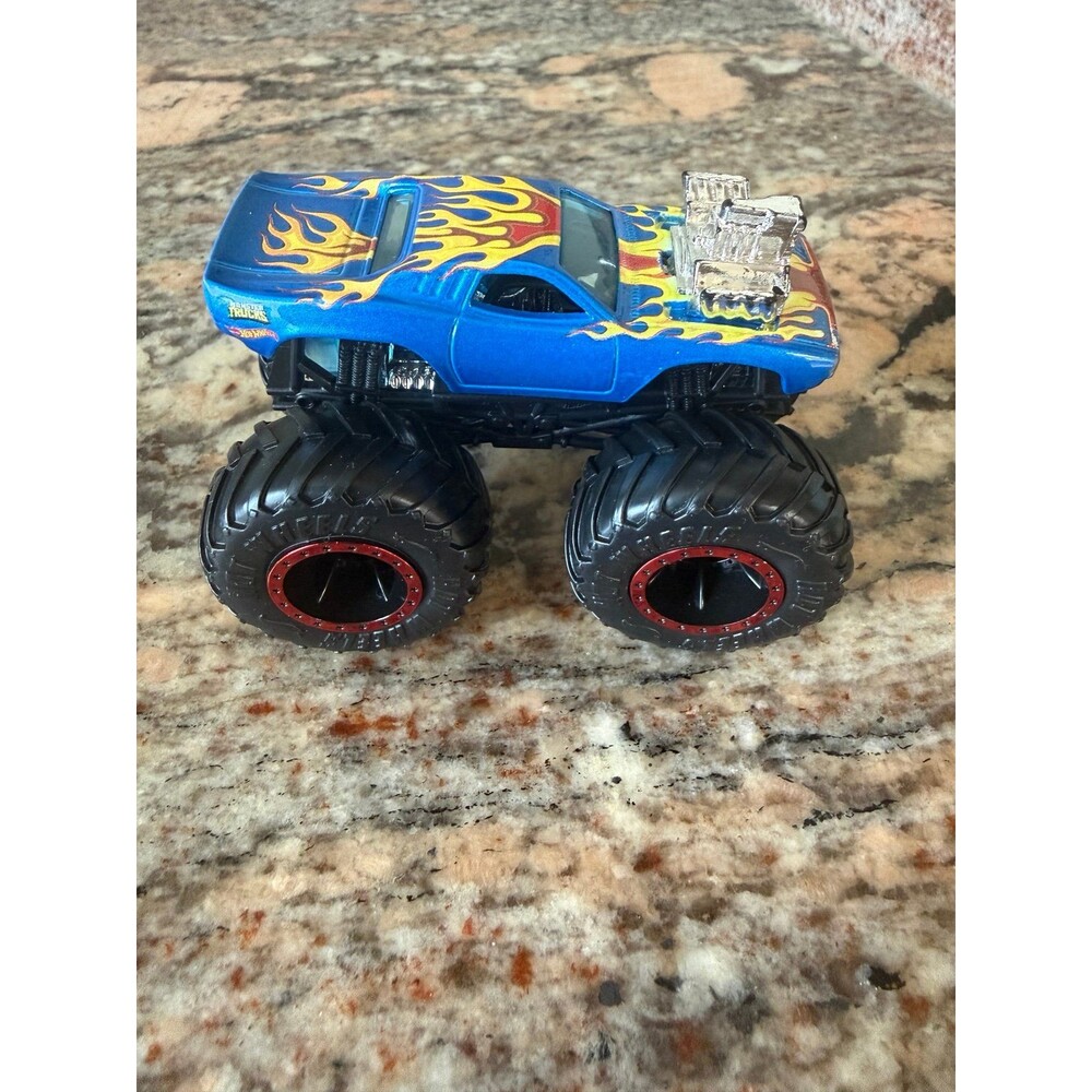 Hot Wheels Monster Jam Trucks Rodger Dodge - Blue w/ Red Rims  1:64 Scale